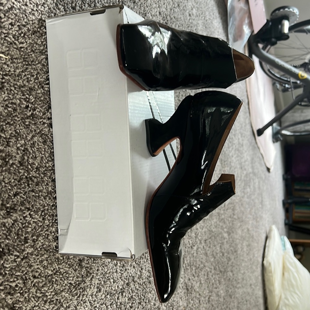 Patten leather black shoes
